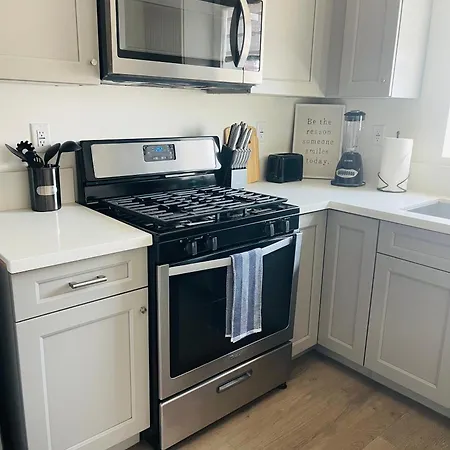 1 Bedroom 1 Bathroom Near Crypto Center